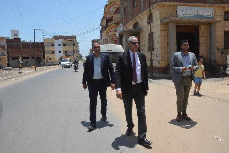 محافظ الغربية يتفقد مشروعات الرصف والتطوير وأعمال النظافة والاشغالات بقطور