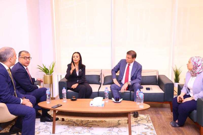 وزيرا التضامن الاجتماعي والزراعة يتفقدان مقر البنك الزراعي المصري بالعاصمة الإدارية الجديدة