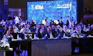 مدبولي: أقول لشبابنا هذا وقتكم.. الجيل الخامس ليس فقط سرعة أعلى للاتصال بل تمكين حقيقي لكم