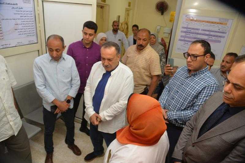 محافظ أسيوط يفتتح وحدة العلاج الطبيعي بعيادة أبنوب الشاملة للتأمين الصحي