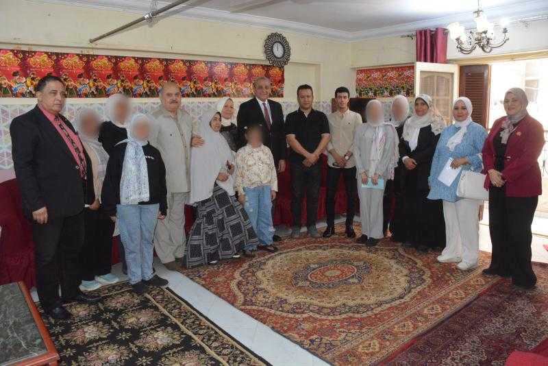 محافظ الغربية يشارك الأيتام فرحة عيد الأضحى