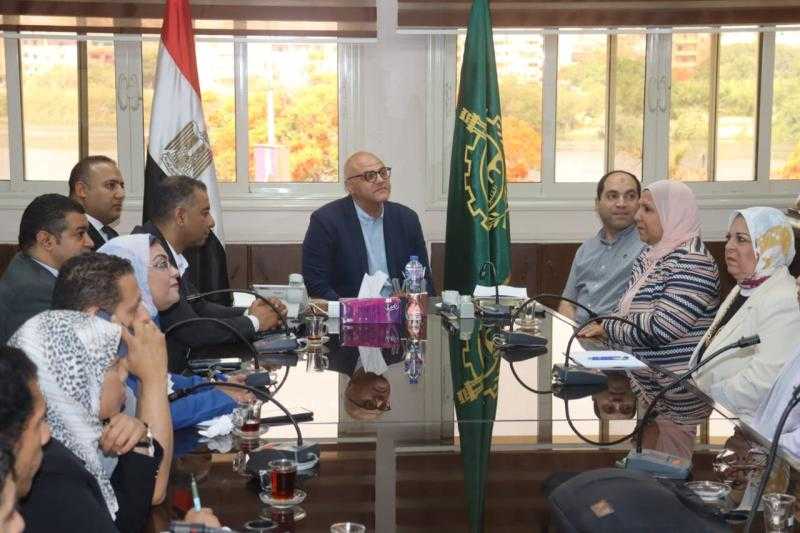 محافظ القليوبية يلتقي بممثلي إتحاد ”بشبابها” التابع لوزارة الشباب والرياضة