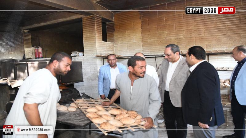 محافظ قنا
