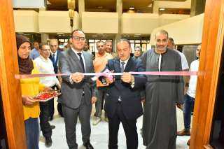 محافظ أسيوط يفتتح قاعة كبار الزوار بعد تطويرها استعدادًا لاستقبال المهنئين بعيد الأضحى