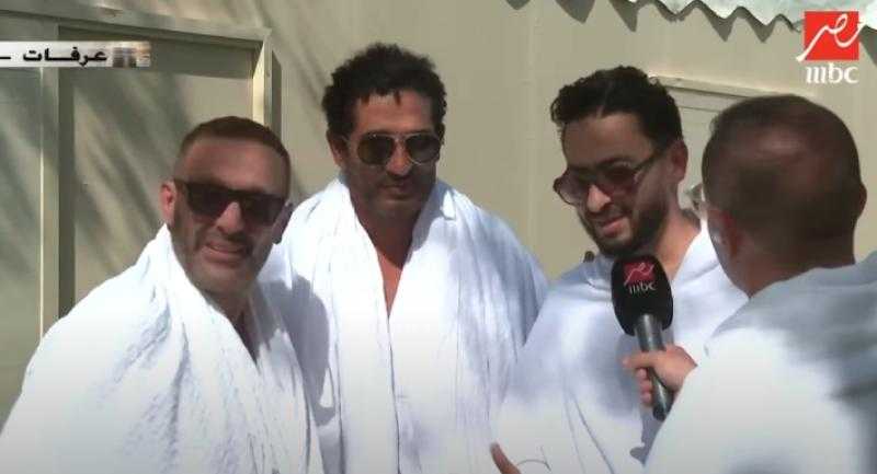 عمرو سعد من وقفة عرفات: أحمد السقا وحمادة هلال ساعدوني في مناسك الحج