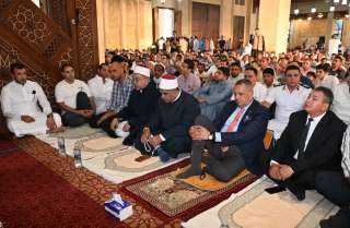 محافظ جنوب سيناء يؤدي صلاة عيد الأضحى المبارك وسط الاف المصلين بمسجد المصطفى بشرم الشيخ