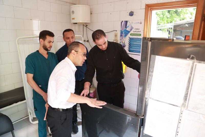 نائب وزير الصحة يستكمل جولته الميدانية في محافظة القاهرة بتفقد عدد من منشآت الرعاية الأساسية