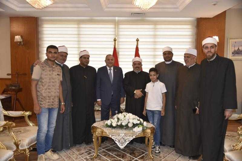 محافظ بورسعيد يستقبل المهنئين بعيد الأضحى المبارك بديوان عام المحافظة