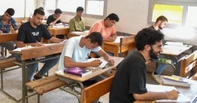  الامتحانات