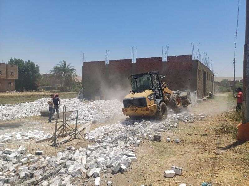 محافظ سوهاج: إزالة ١٧٢ حالة تعدٍ على أملاك الدولة والأراضي الزراعية والمتغيرات المكانية