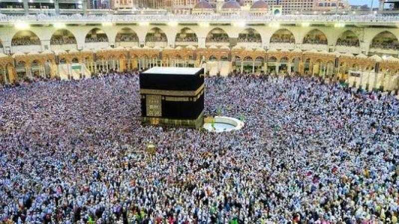 لماذا يؤدي الحجاج المتعجلون طواف الوداع بـ«الجلباب»؟