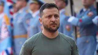 زيلينسكي يحذر من عواقب توقف الدعم العسكري الأمريكي