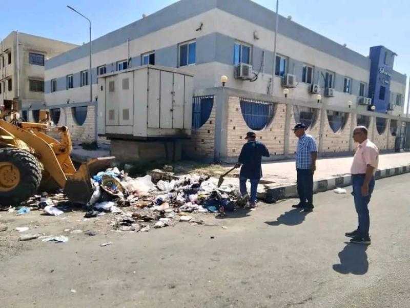 حملات مكثفة على مدار اليوم للإرتقاء بمستوى النظافة داخل أحياء بورسعيد و مدينة بورفؤاد في ثالث أيام العيد