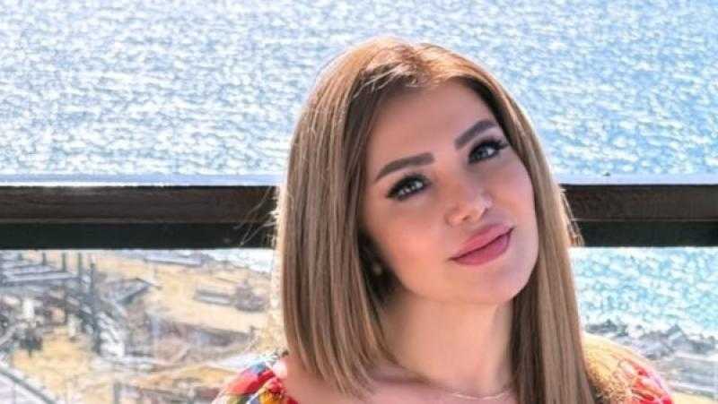 لقاء سويدان تخطف الأنظار بجلسة تصوير صيفية على شواطئ الإسكندرية