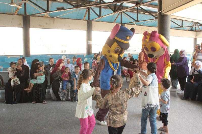 مستشفى الأطفال الجامعي بأسيوط ينظم حفلًا ترفيهيًا لرسم البسمة على وجوه الأطفال