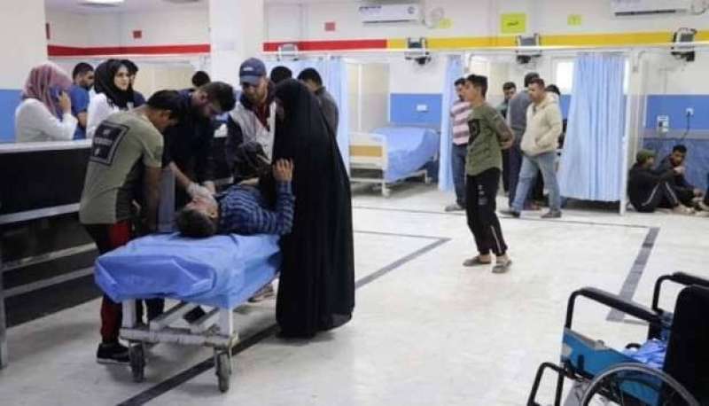 نقل المصابين إلى المستشفى 