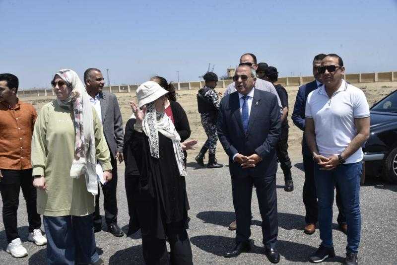 محافظ بورسعيد يناقش ميدانيٱ الخطوات التنفيذية في مشروع إنشاء كوبرى جديد لمحور اللواء أحمد عبد الله لتيسير الحركة المرورية