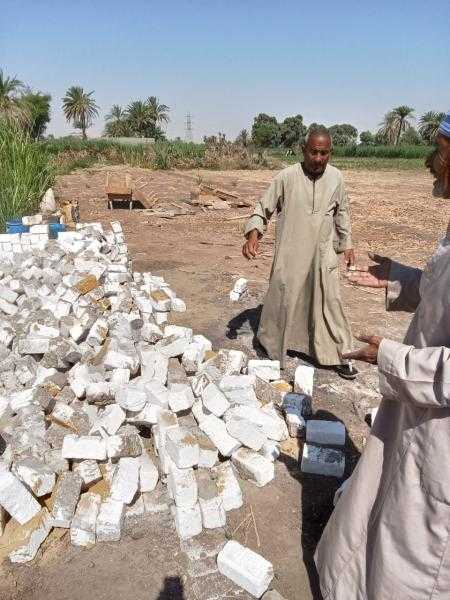 إزالة ٣ حالات تعدى بأرمنت بالأقصر