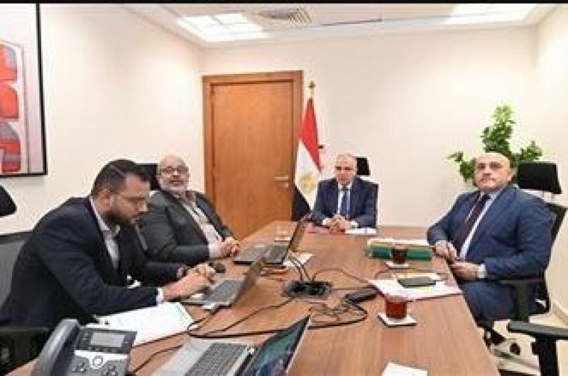 وزير الري يتابع أعمال حماية الشواطئ بسواحل مصر الشمالية
