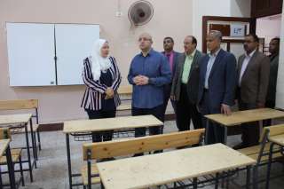 محافظ بني سويف يتفقد جاهزية اللجان واستراحات المراقبين استعداداً لامتحانات الدور الأول لطللاب الثانوية العامة 2024/2025