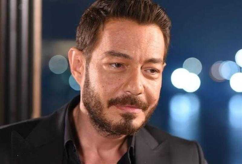 أول تعليق من أحمد زاهر بعد تعرض ابنته لوعكة صحية