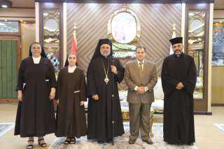 رئيس جامعة جنوب الوادي يستقبل وفد الكنيسة الكاثوليكية للتهنئة بعيد الاضحى المبارك