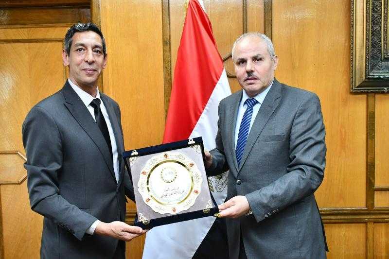 رئيس جامعة قناة السويس يبحث آفاق التعاون مع اتحاد ألعاب القوى
