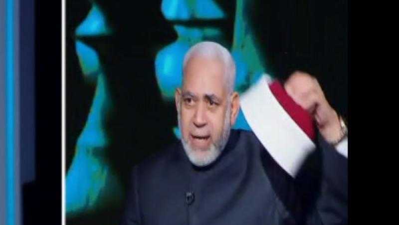 أزهري يخلع العمامة على الهواء والسبب أغنية.. شاهد