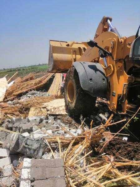 محافظ أسيوط: إزالة 40 حالة تعدي واسترداد 305 فدان بقرى 5 مراكز