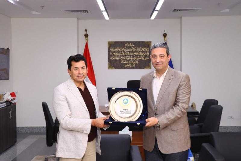 محافظ دمياط يستقبل وزير الشباب والرياضة بديوان عام المحافظة