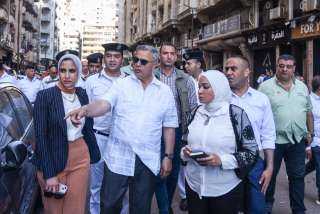 محافظ الإسكندرية يتفقد شارع أطلس ويوجه بإغلاق منشآت غير مرخصة واتخاذ إجراءات قانونية ضد المخالفين