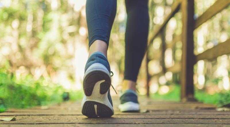 لمدة 30 دقيقة.. لن تصدق فوائد المشي يوميا
