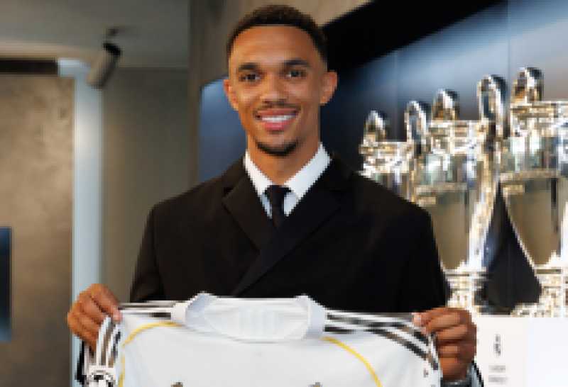 أول تعليق من أرنولد بعد انتقاله إلى ريال مدريد