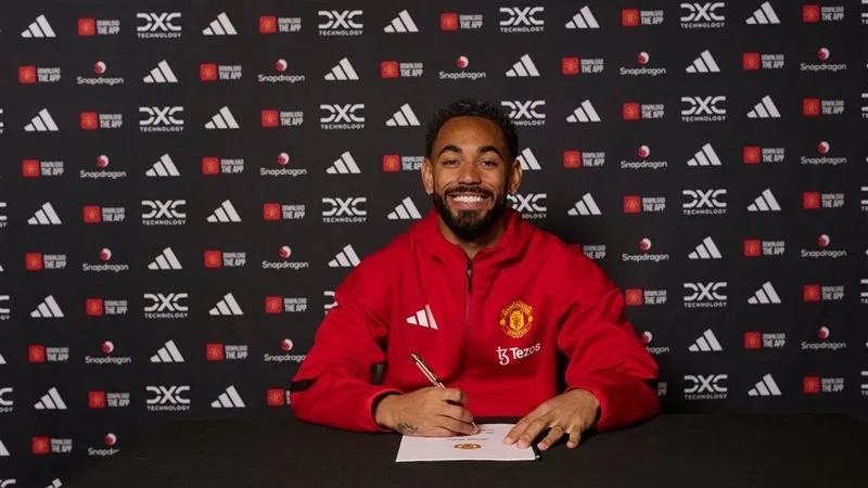 رسميًا.. مانشستر يونايتد يضم البرازيلي ماتيوس كونيا من وولفرهامبتون