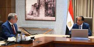 رئيس الوزراء يؤكد مواصلة دعم قطاع البترول والحرص على إتاحة المزيد من المحفزات لجذب الاستثمارات