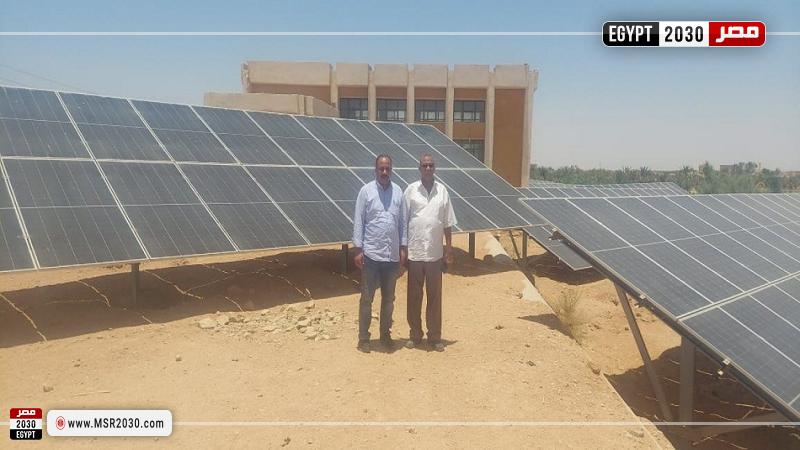 الدكتور ياسر الحيمرى مدير معهد بحوث الإرشاد الزراعي خلال الجولة