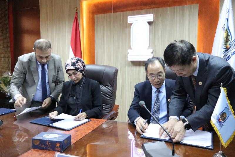 جامعة الأقصر تستقبل وفد من جامعة شاندونغ نورمال الصينية وتوقّع مذكرة تفاهم للتعاون الأكاديمي