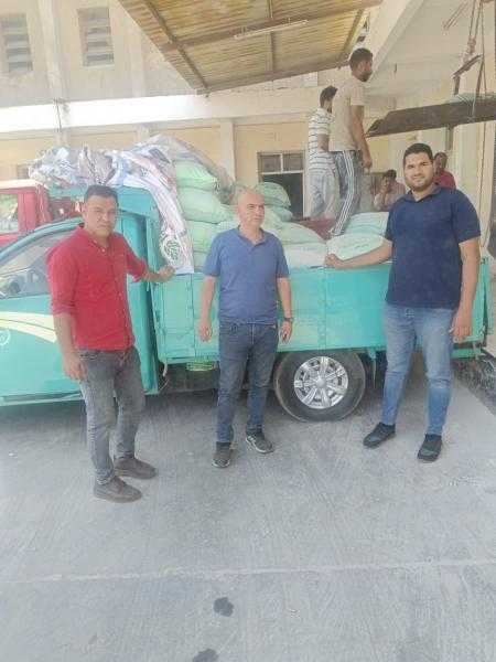 ضبط سيارة نصف نقل تحمل٦٠ شيكارة دقيق بلدي مدعم بمحافظة الشرقية