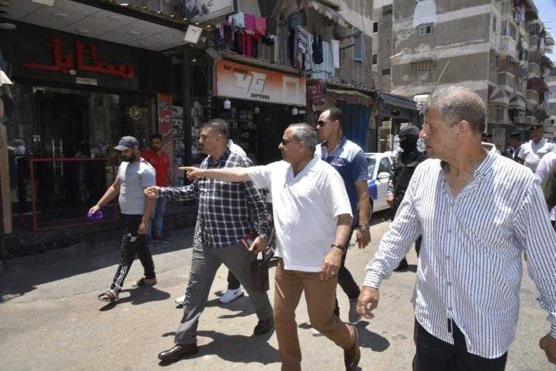 محافظ بورسعيد يقود حملة مكبرة لإزالة الإشغالات والتعديات بحي الزهور