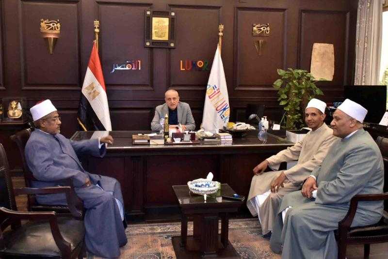 محافظ الأقصر يستقبل أعضاء مبادرة ومَن أحياها بأزهر الأقصر لمواجهة الخصومات الثأرية