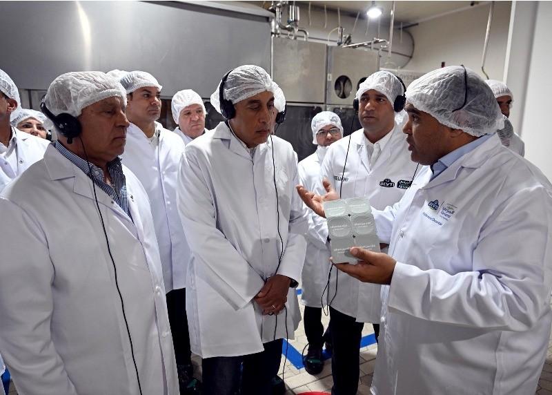 رئيس الوزراء يتفقد مصنع شركة «بيتي» لمنتجات الألبان بالنوبارية