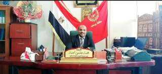 تموين بورسعيد يضبط أحد المحال لحيازته وعرض وبيع أكياس معبأة بقطع الدجاج بها تغيــــر بالخـــواص