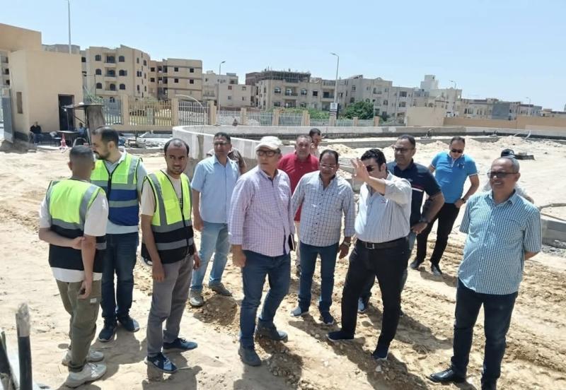 الإسكان: تطوير وصيانة الطرق وتنفيذ مستشفى جديد بمدينة العبور