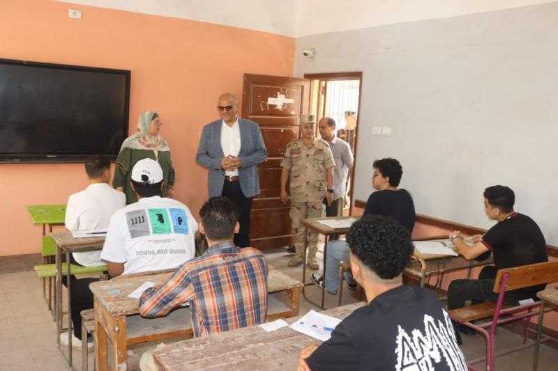 محافظ القليوبية يتفقد عدداً من لِجان إمتحانات الشهادة الثانوية العامة بمُدن بنها وكفر شكر للإطمئنان على سير الإمتحانات