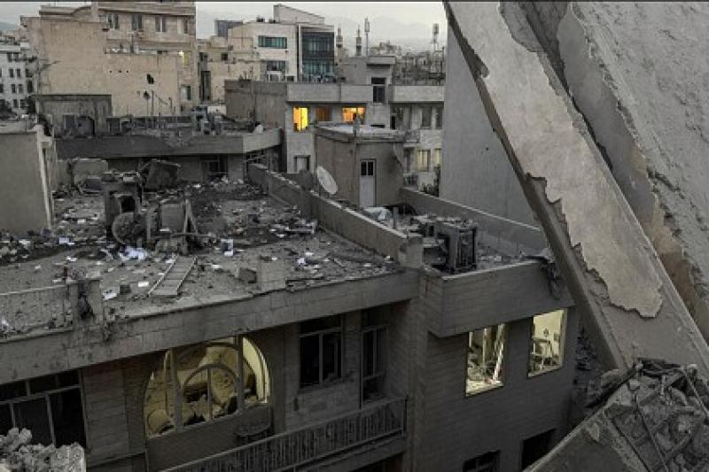 وزير الصحة الإيراني: معظم القتلى والمصابين إثر الهجمات الإسرائيلية من النساء والأطفال