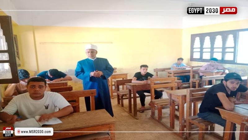 طلاب القسم الأدبي بالشهادة الثانوية الأزهرية