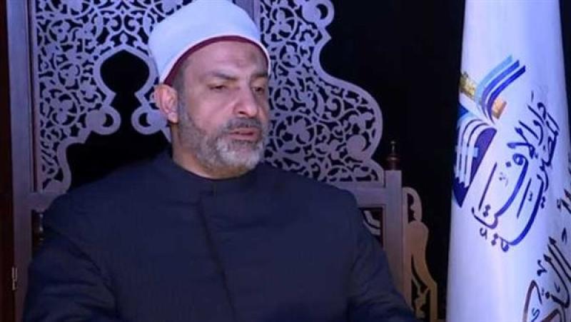 هل الضحك أثناء الصلاة يبطلها؟.. أمين الفتوى يجيب