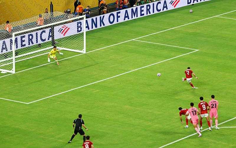 الأهلي يُوقّع عقوبة مالية على تريزيجيه بعد أزمة ركلة الجزاء أمام إنتر ميامي