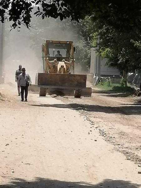 محافظ أسيوط: تسوية وتمهيد الطرق غير المرصوفة بقريتي الحوطا وجرف سرحان بديروط