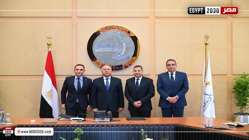 وزير الصناعة والنقل 